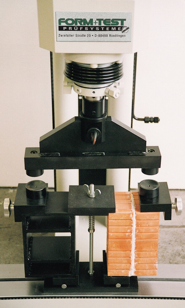 Ragasztónyíró készülék